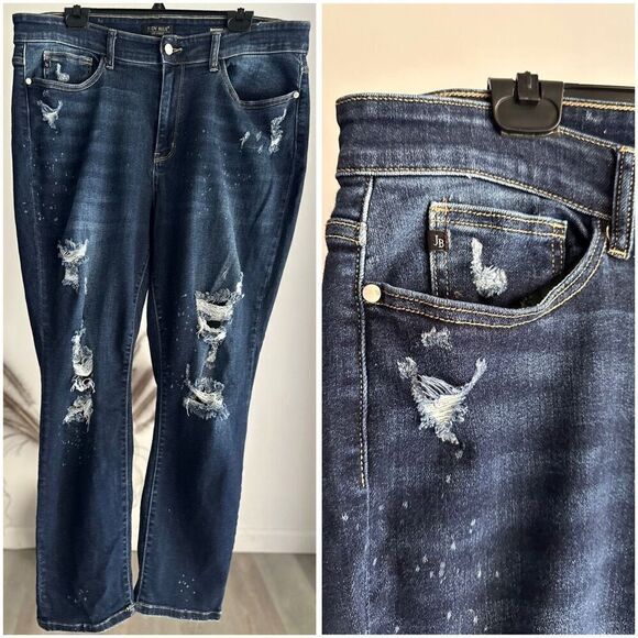 Judy Blue 20W Distressed Boyfriend Fit Jeans - Picture 1 of 5